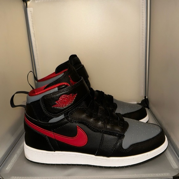 Air Jordan 1 Hi Flyease - Picture 1 of 7